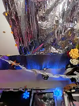 gurlnips online show from 02.04.25