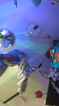 gurlnips online show from 01.18.26