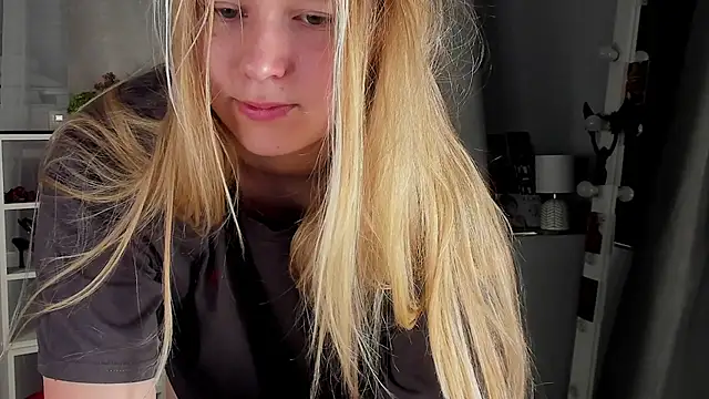 Rebecca Kelly online show from 10.02.25