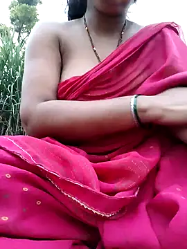 Snapshot of Cute_Suhani chatting on 10.22.25 Cute Suhani online show from 10.22.25
