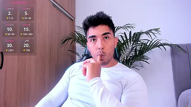 Snapshot of Alan_greek_1 chatting on 10.20.25 Alan greek 1 online show from 10.20.25