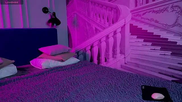 Liv Fay online show from 12.10.24