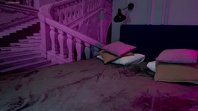 Liv Fay online show from 12.11.24