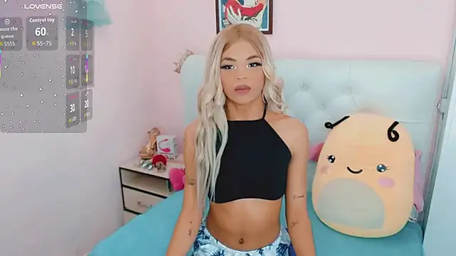 Snapshot of alexa-xxx- chatting on 10.02.25 alexa-xxx- online show from 10.02.25