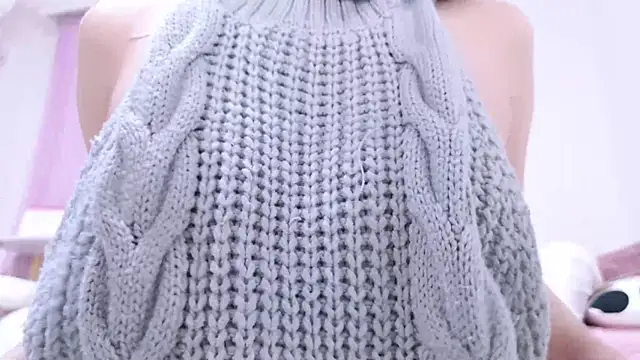 Snapshot of -Yuria- chatting on 01.05.25 -Yuria- online show from 01.05.25