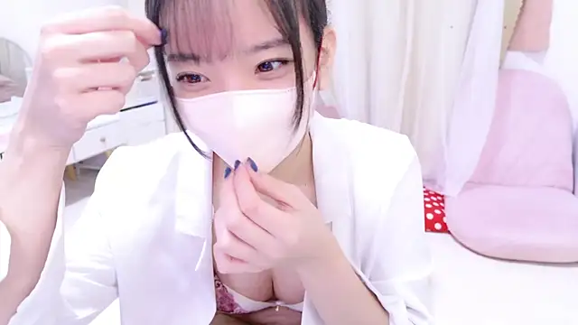 Snapshot of -Yuria- chatting on 01.18.25 -Yuria- online show from 01.18.25