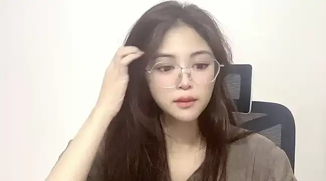 Snapshot of ---MIA--- chatting on 12.07.24 ---MIA--- online show from 12.07.24