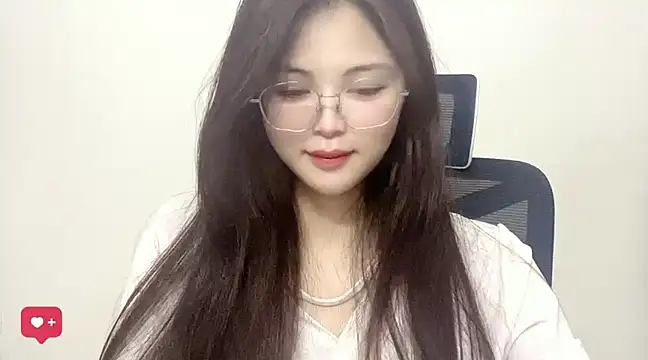 Snapshot of ---MIA--- chatting on 01.19.25 ---MIA--- online show from 01.19.25