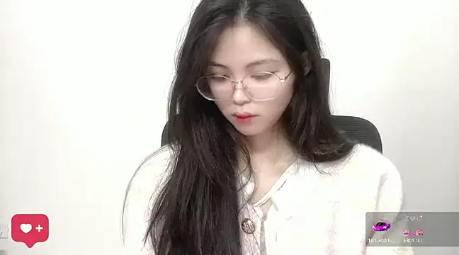 Snapshot of ---MIA--- chatting on 01.20.25 ---MIA--- online show from 01.20.25