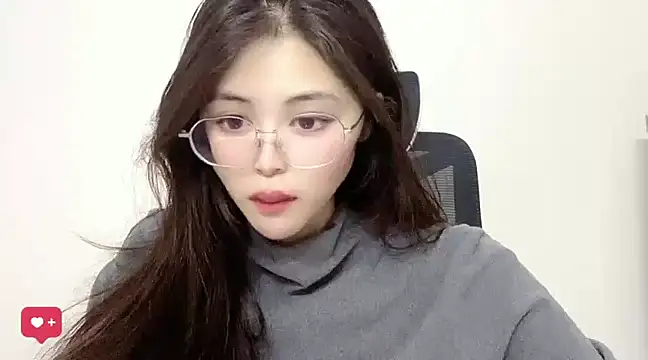 Snapshot of ---MIA--- chatting on 02.02.25 ---MIA--- online show from 02.02.25