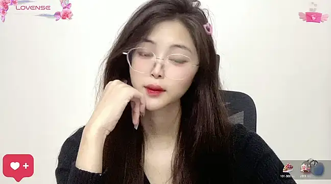 Snapshot of ---MIA--- chatting on 02.05.25 ---MIA--- online show from 02.05.25