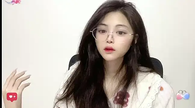 Snapshot of ---MIA--- chatting on 02.07.25 ---MIA--- online show from 02.07.25