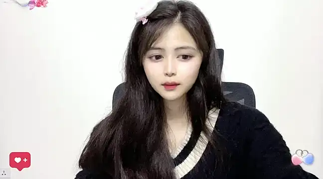 Snapshot of ---MIA--- chatting on 02.19.25 ---MIA--- online show from 02.19.25