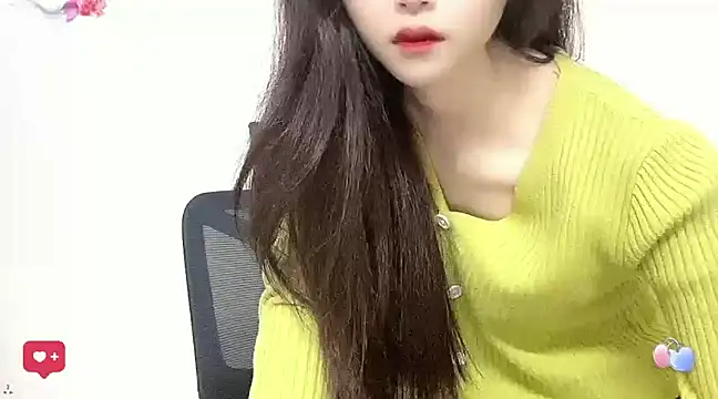 Snapshot of ---MIA--- chatting on 02.22.25 ---MIA--- online show from 02.22.25