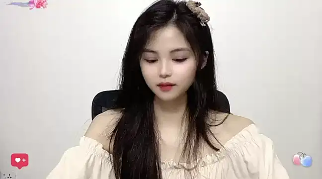 Snapshot of ---MIA--- chatting on 02.23.25 ---MIA--- online show from 02.23.25