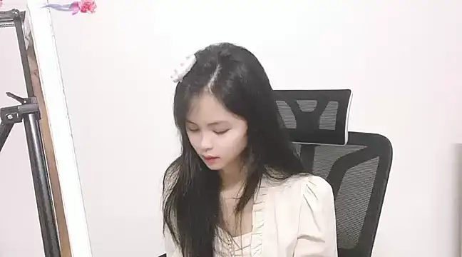 Snapshot of ---MIA--- chatting on 02.28.25 ---MIA--- online show from 02.28.25