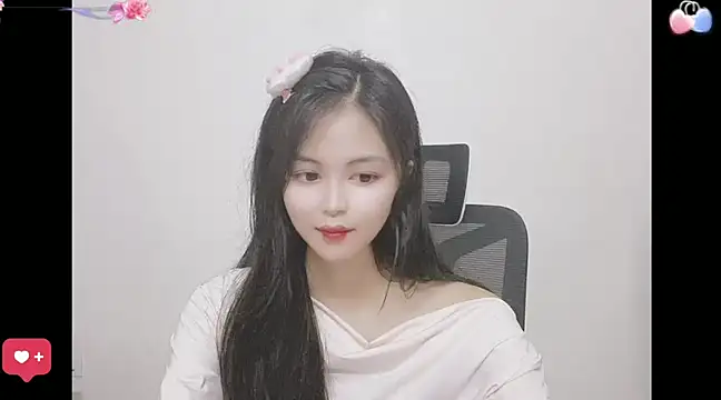 Snapshot of ---MIA--- chatting on 03.02.25 ---MIA--- online show from 03.02.25