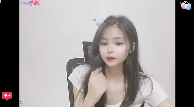 Snapshot of ---MIA--- chatting on 03.04.25 ---MIA--- online show from 03.04.25