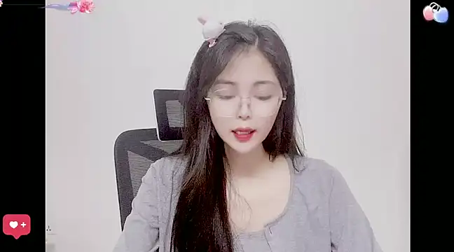 Snapshot of ---MIA--- chatting on 03.05.25 ---MIA--- online show from 03.05.25