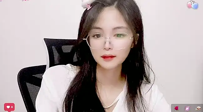 Snapshot of ---MIA--- chatting on 03.08.25 ---MIA--- online show from 03.08.25