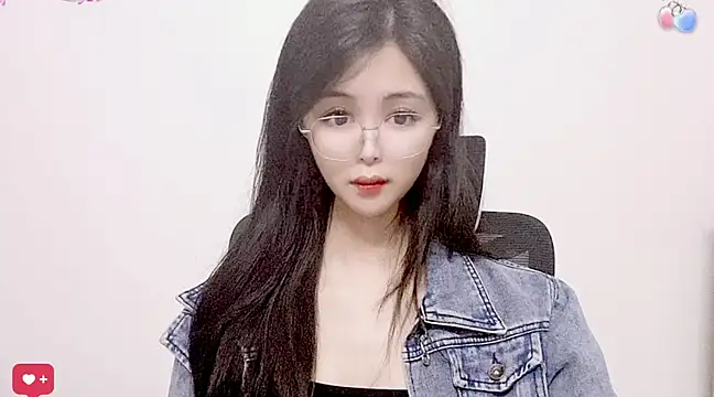 Snapshot of ---MIA--- chatting on 03.09.25 ---MIA--- online show from 03.09.25