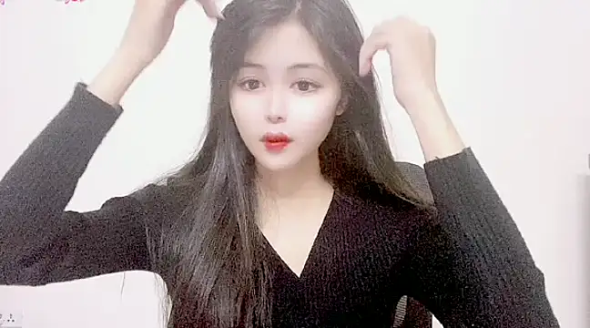 Snapshot of ---MIA--- chatting on 03.17.25 ---MIA--- online show from 03.17.25