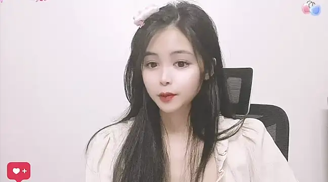 Snapshot of ---MIA--- chatting on 03.20.25 ---MIA--- online show from 03.20.25