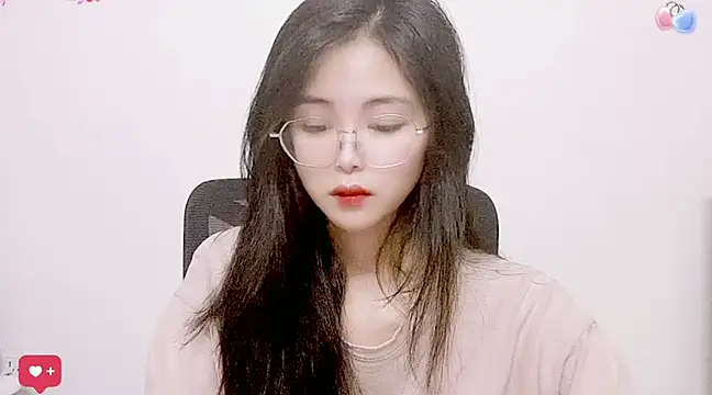 Snapshot of ---MIA--- chatting on 03.21.25 ---MIA--- online show from 03.21.25