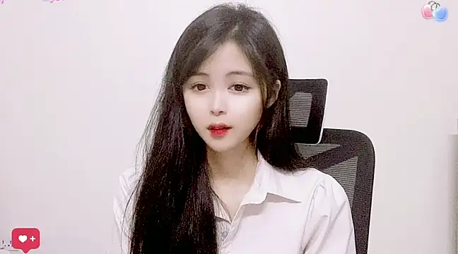 Snapshot of ---MIA--- chatting on 03.21.25 ---MIA--- online show from 03.21.25