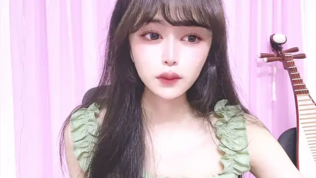 Snapshot of ---MIA--- chatting on 10.12.25 ---MIA--- online show from 10.12.25