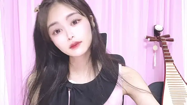 Snapshot of ---MIA--- chatting on 10.27.25 ---MIA--- online show from 10.27.25