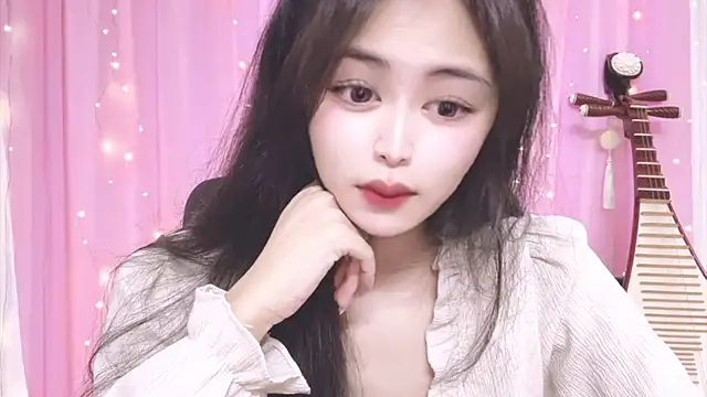 Snapshot of ---MIA--- chatting on 10.30.25 ---MIA--- online show from 10.30.25