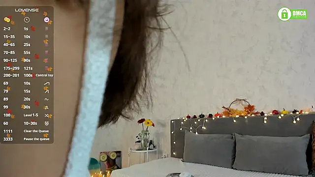 pretty yong cat online show from 10.10.25