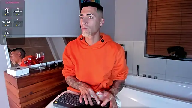 DrakeNeumann online show from 10.10.25