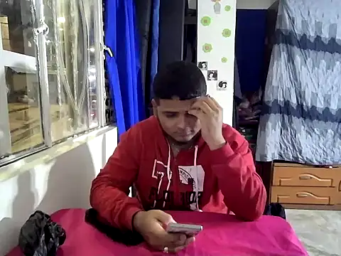 Snapshot of Boycuriousxxx chatting on 07.01.26 Boycuriousxxx online show from 07.01.26