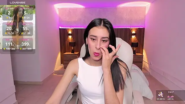 Snapshot of karlaa_james chatting on 04.20.26 karlaa james online show from 04.20.26