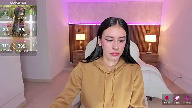 Snapshot of karlaa_james chatting on 04.25.26 karlaa james online show from 04.25.26