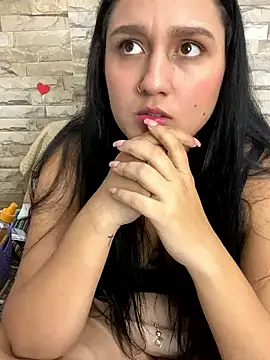 Snapshot of saray_gomez22 chatting on 02.23.25 saray gomez22 online show from 02.23.25