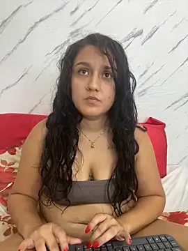 Snapshot of saray_gomez22 chatting on 03.23.25 saray gomez22 online show from 03.23.25