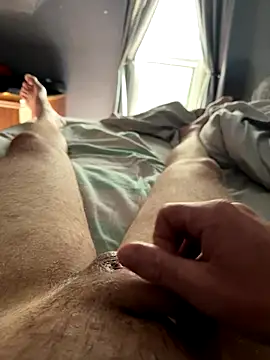 Snapshot of Tyler98425 chatting on 10.13.25 Tyler98425 online show from 10.13.25