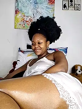 Snapshot of Sexymamibo chatting on 04.24.26 Sexymamibo online show from 04.24.26