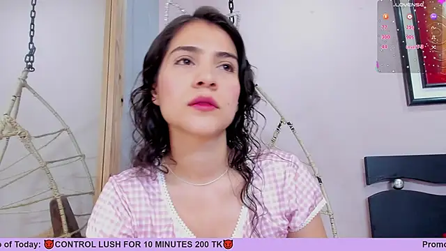 Snapshot of Miranda_doll_ chatting on 12.27.24 Miranda doll online show from 12.27.24