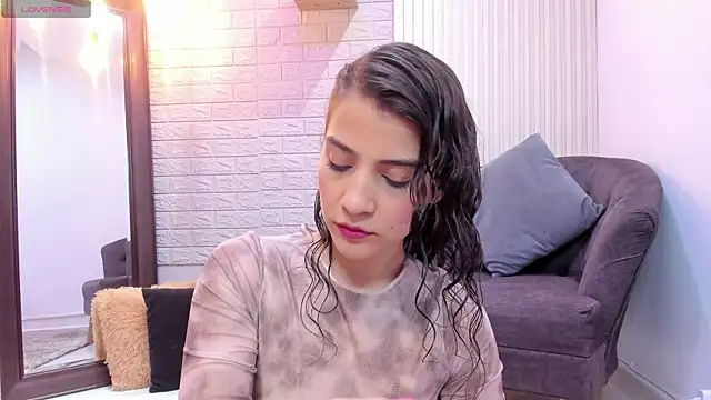 Snapshot of Miranda_doll_ chatting on 01.04.25 Miranda doll online show from 01.04.25