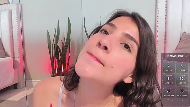 Snapshot of Miranda_doll_ chatting on 01.14.25 Miranda doll online show from 01.14.25