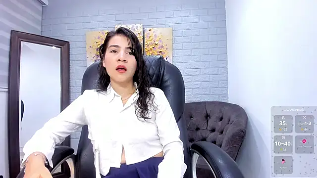 Snapshot of Miranda_doll_ chatting on 05.01.26 Miranda doll online show from 05.01.26
