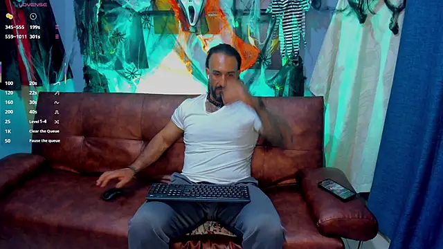 Snapshot of mr_maik chatting on 11.04.25 mr maik online show from 11.04.25