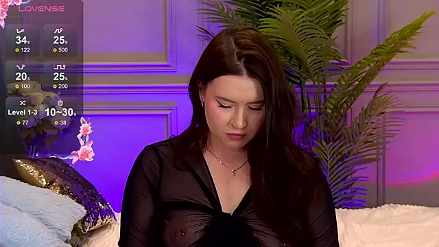 TrishaWinslet online show from 02.21.25