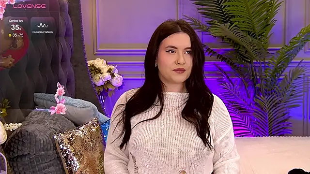 TrishaWinslet online show from 02.22.25