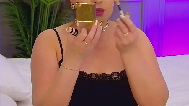 TrishaWinslet online show from 09.27.25