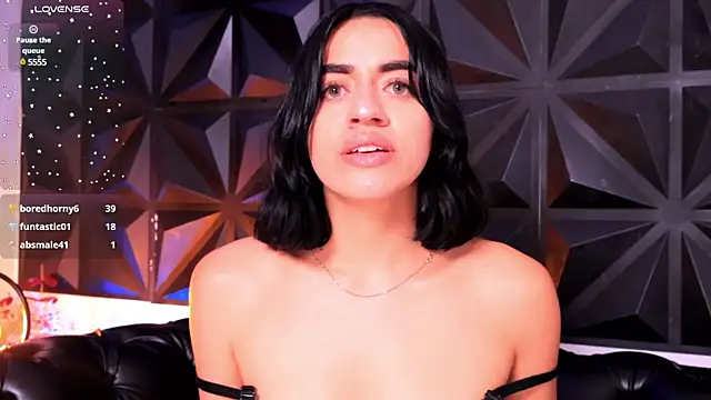 Snapshot of KasiaNoir_ chatting on 01.14.25 KasiaNoir online show from 01.14.25